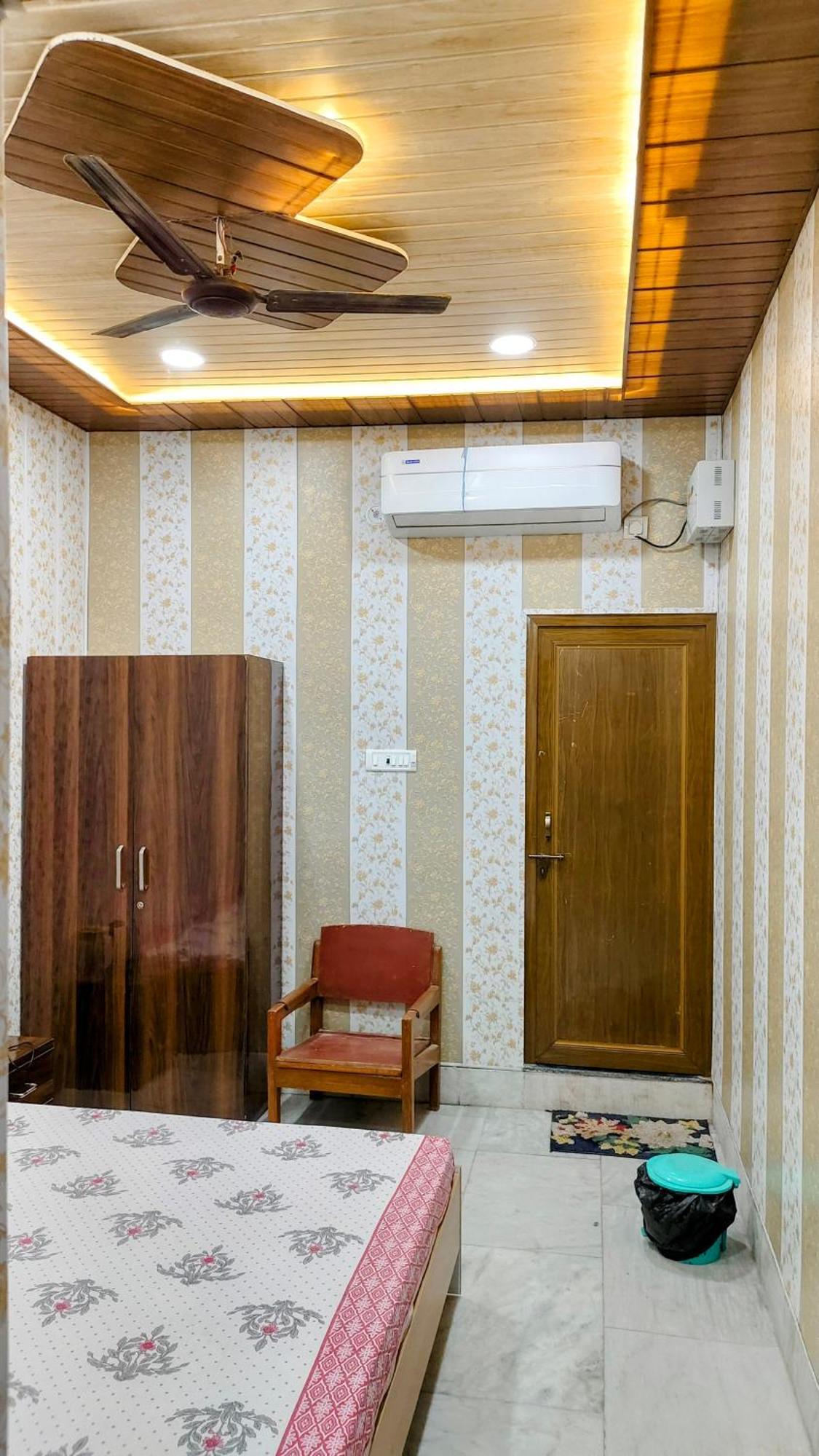 Hotel Raju Homestay Ayodhya 150 Meters From Shree Ram Janmbhoomi Temple 200 Meters From Ayodhya Dham Railway Station Екстериор снимка