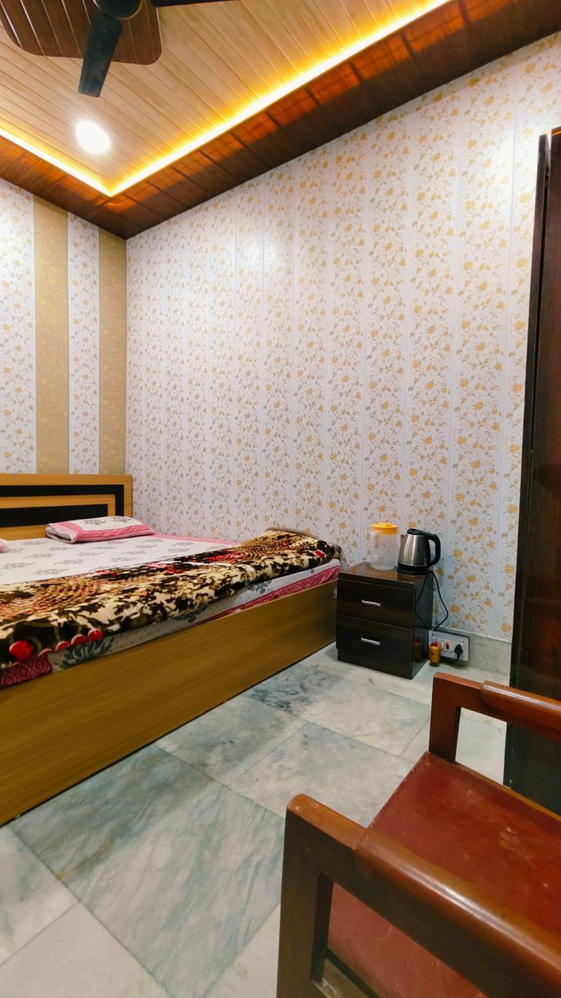 Hotel Raju Homestay Ayodhya 150 Meters From Shree Ram Janmbhoomi Temple 200 Meters From Ayodhya Dham Railway Station Екстериор снимка